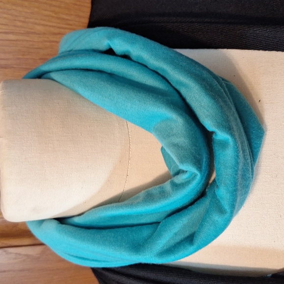 Size 4x set. Includes scarf. Connected top to cardigan. Beautiful super soft - Picture 5 of 8